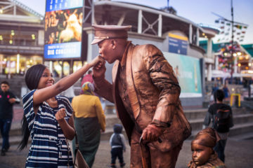 Statue busker